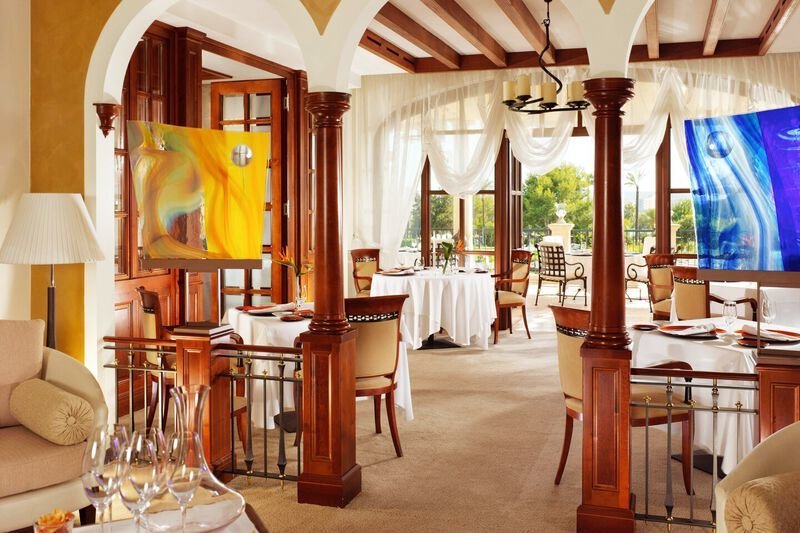 Restaurant des The St. Regis Mardavall Mallorca Resort Restaurant des The St. Regis Mardavall Mallorca Resort