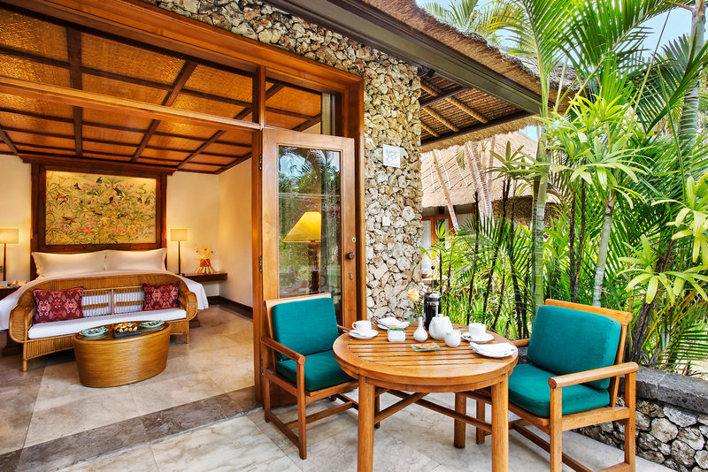 The Oberoi Beach Resort Bali: Terrasse einer Villa im The Oberoi Bali