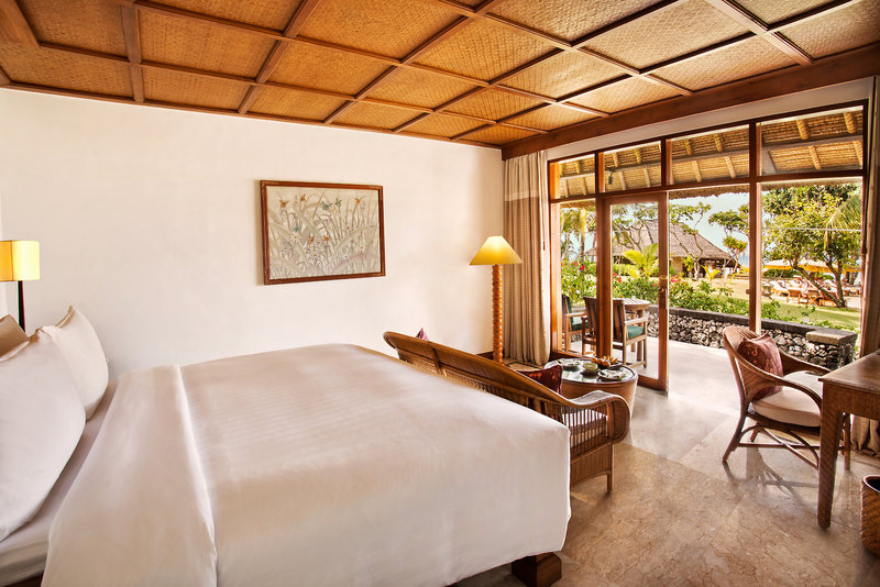 The Oberoi Beach Resort Bali: Zimmer mit Blick in den Garten
