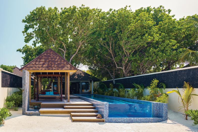 Blick auf die Grand Pool Villa Atmosphere Kanifushi Maldives: Blick auf die Grand Pool Villa