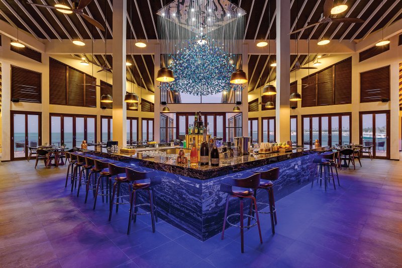 Pier Six Bar Atmosphere Kanifushi Maldives: Pier Six Bar