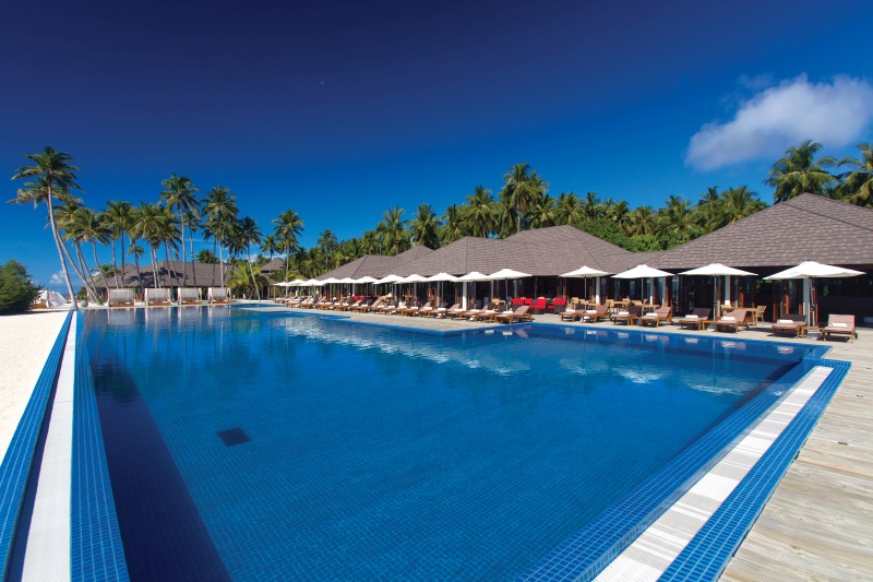 The Liquid Pool Bar Atmosphere Kanifushi Maldives: The Liquid Pool Bar