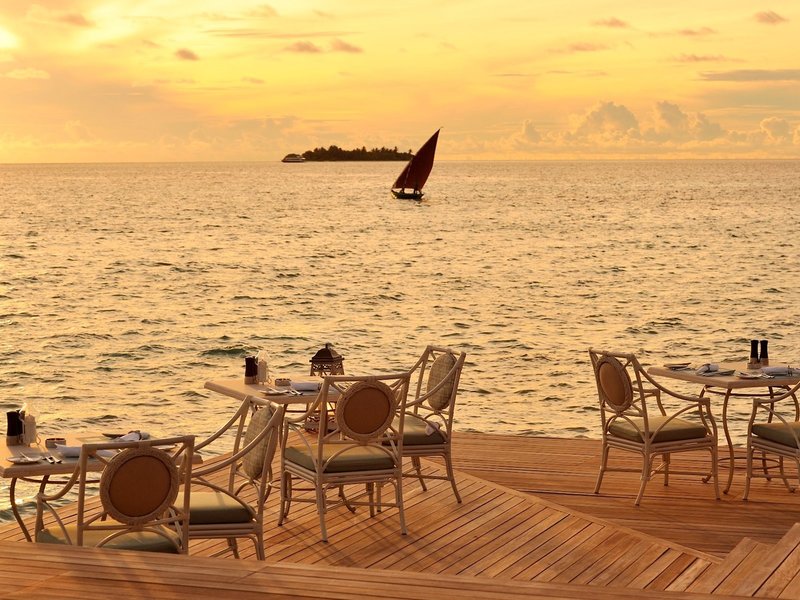 Lagune im Abendlicht Ayada Maldives: Lagune im Abendlicht