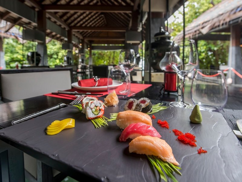 Sushi im Hauptrestaurant Ayada Maldives: Sushi im Hauptrestaurant