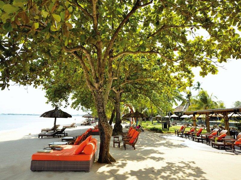 Strand mit Sonnenliegen Belmond Jimbaran Puri: Strand mit Sonnenliegen