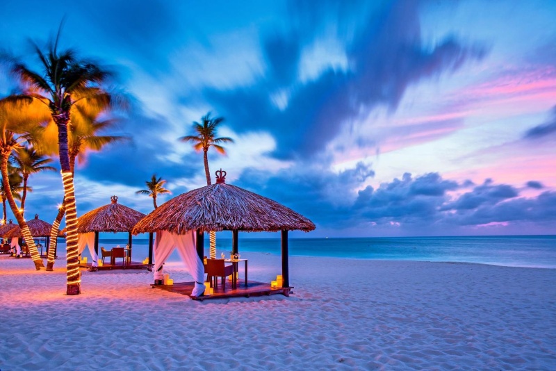 Romantisches Dinner am Strand Bucuti & Tara Beach Resort: Romantisches Dinner am Strand