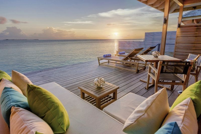 Blick von der Ocean Villa auf den Sonnenaufgang Hurawalhi Island Resort: Blick von der Ocean Villa auf den Sonnenaufgang