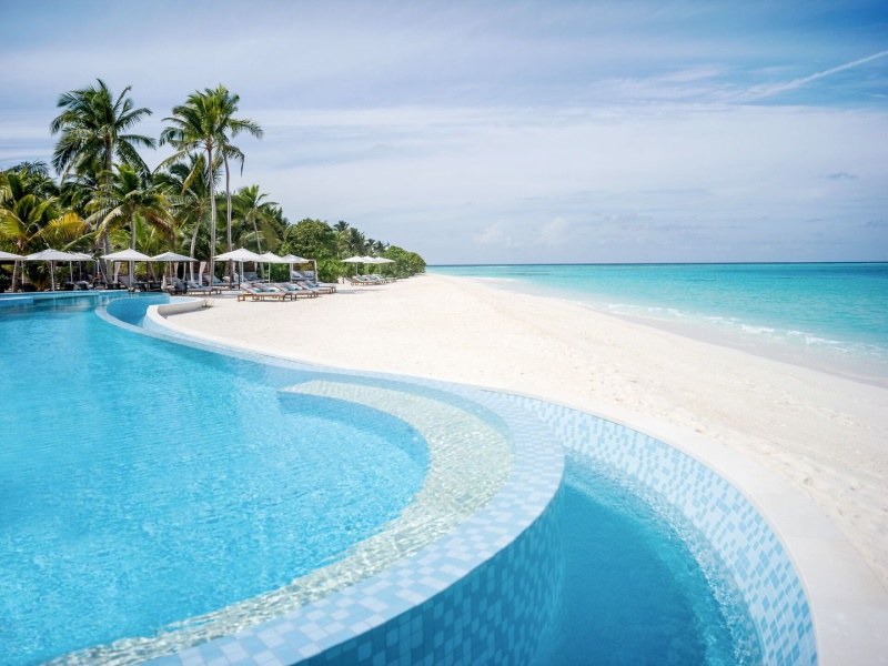 Pool InterContinental Maldives Maamunagau Resort: Pool