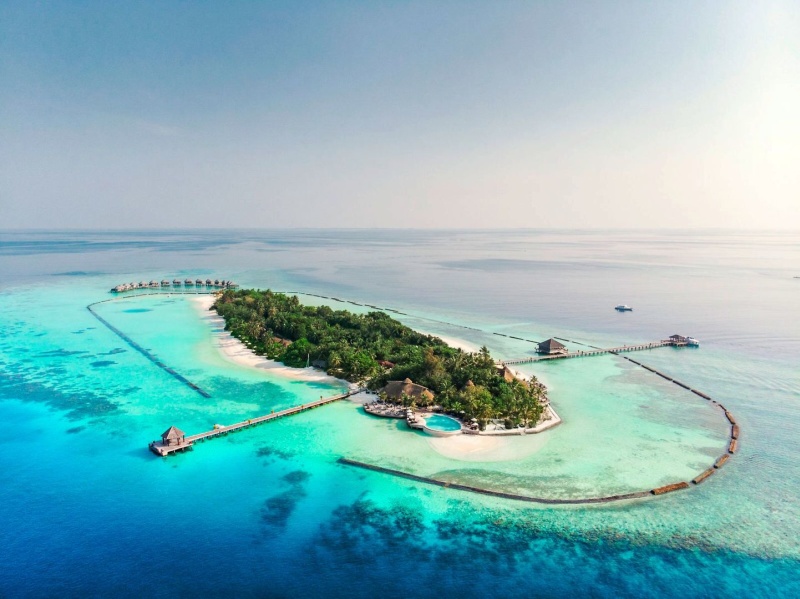 Blick auf die Resortinsel Komandoo Island Resort & Spa: Blick auf die Resortinsel