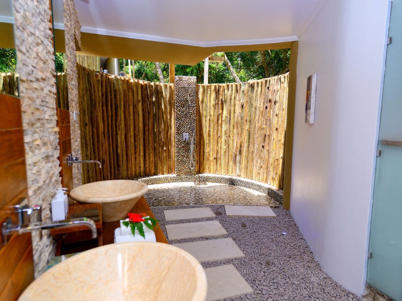 Badezimmerbeispiel Le Domaine de l’Orangeraie: Badezimmerbeispiel