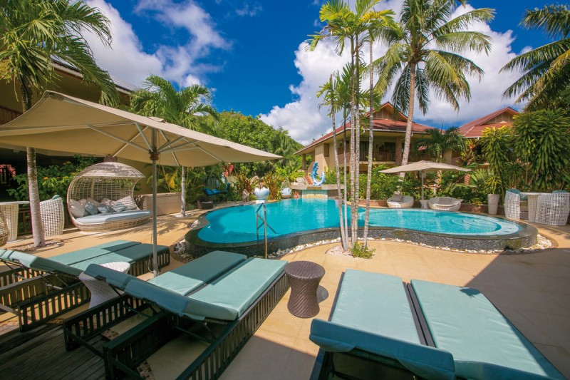 Sonnenterrasse am Pool Le Duc de Praslin Hotel & Villas: Sonnenterrasse am Pool