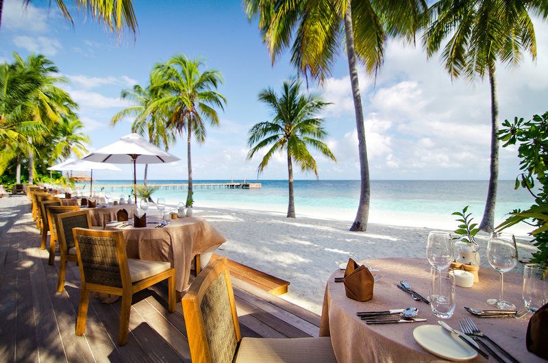 Mirihi Island Resort: Restaurant Dhonveli im Mirihi Island Resort