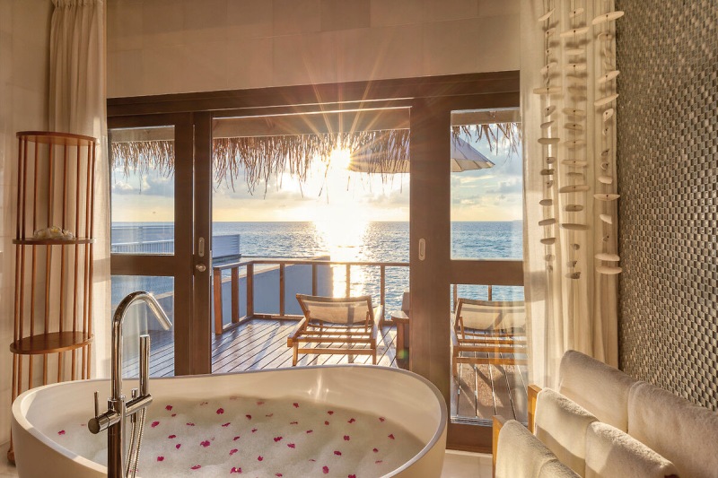 Badezimmer der Wind Villa OZEN LIFE Maadhoo: Badezimmer der Wind Villa