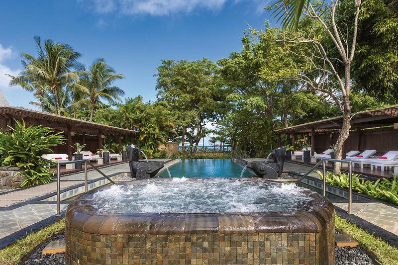 Shanti Maurice Resort & Spa: Pool und Whirlpool