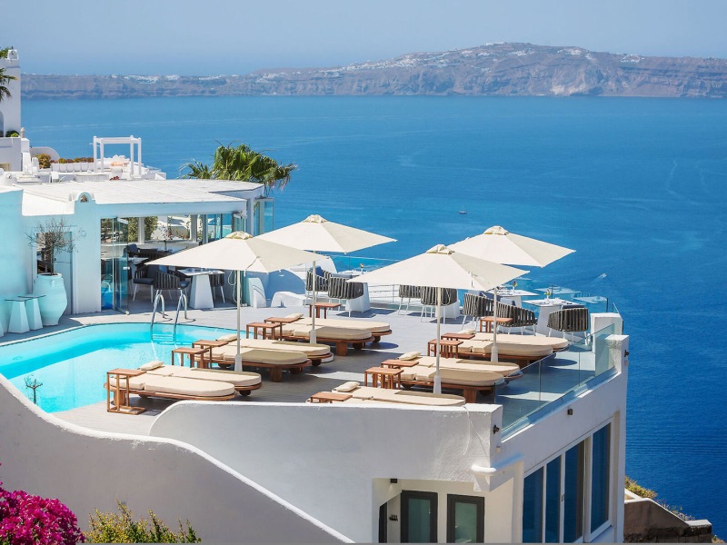 Sonnenliegen am Pool Sun Rocks: Sonnenliegen am Pool