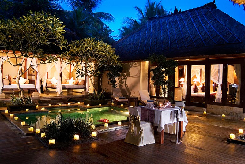 Privatdinner in einer Pool Villa The Ubud Village Resort & Spa: Privatdinner in einer Pool Villa