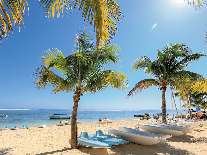 Strand Victoria for 2 Beachcomber Resort & Spa: Strand