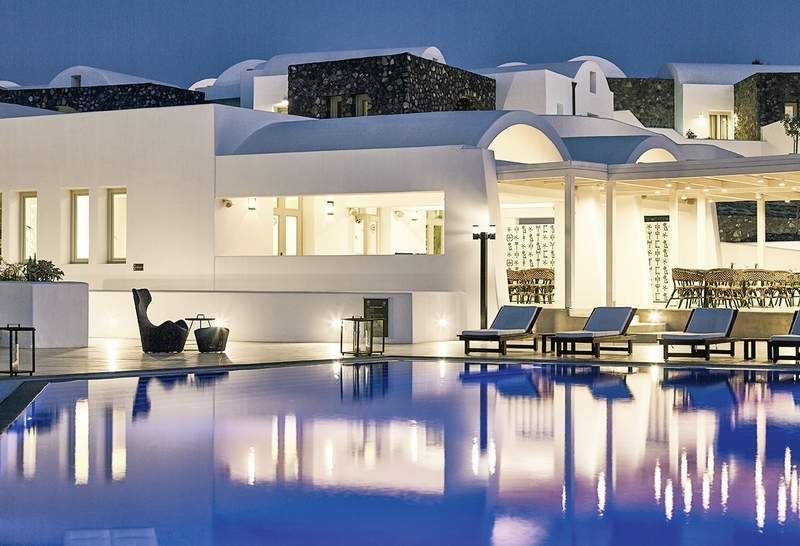Pool am Abend Santo Pure Oia Suites & Villas: Pool am Abend
